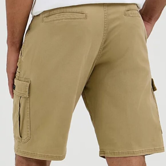 Wrangler Relaxed Fit Cargo Shorts Tan Elm Men's Size 38 - Picture 2 of 15